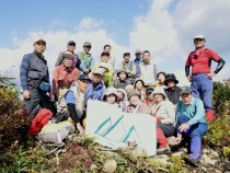 女甑山頂集合写真